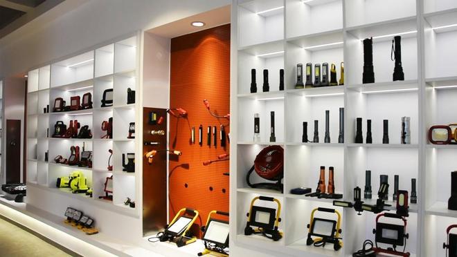 0家小厂包机出海狂揽80亿称霸全球冰球突破浙江小镇“反杀”义乌！80(图13)